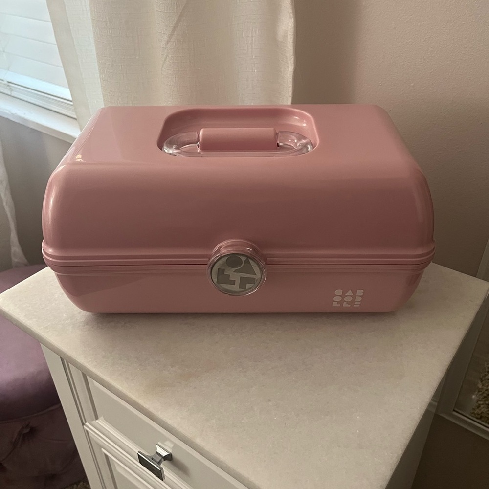 NWT! Caboodle in Pink